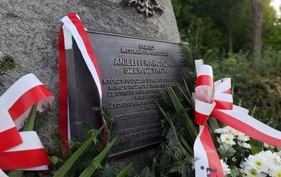 Zdjęcie do Odsłonięcie tablicy upamiętniającej rodzinę Szewczyk&oacute;w - Narodowy Dzień Pamięci Polak&oacute;w ratujących Żyd&oacute;w pod okupacją niemiecką